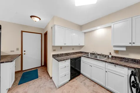 265 Yorkshire Court Gurnee IL 60031