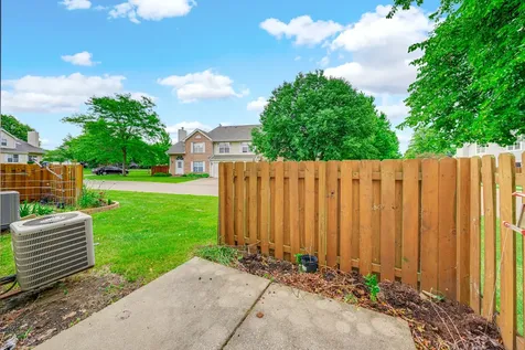 265 Yorkshire Court Gurnee IL 60031