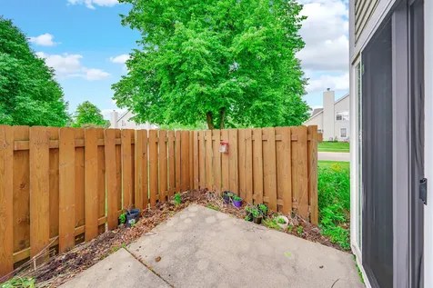 265 Yorkshire Court Gurnee IL 60031