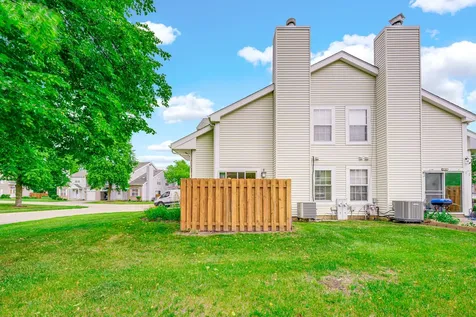 265 Yorkshire Court Gurnee IL 60031
