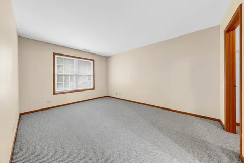 265 Yorkshire Court Gurnee IL 60031