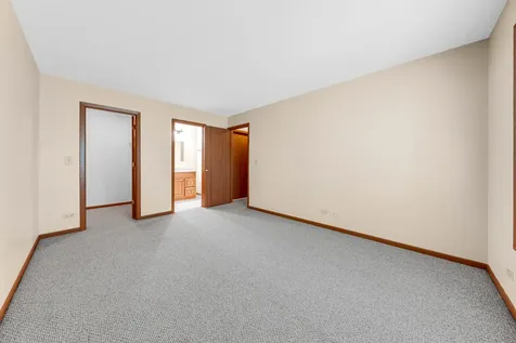 265 Yorkshire Court Gurnee IL 60031