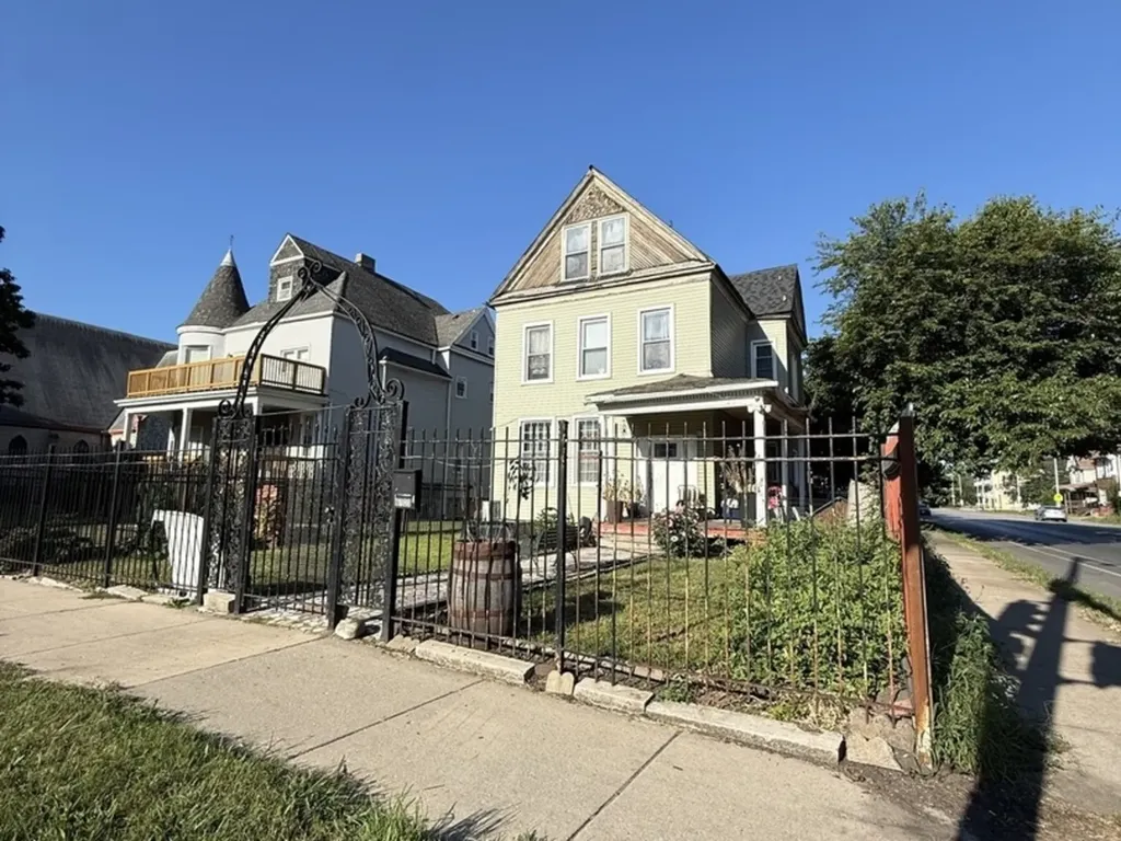 6700 South Stewart Avenue Chicago IL 60621