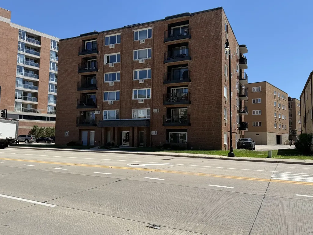 659 Des Plaines Avenue Des Plaines IL 60016