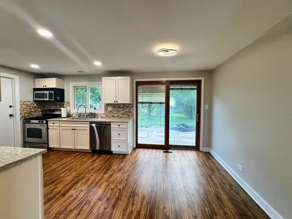 134 South Salem Drive Schaumburg IL 60193