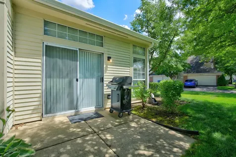 354 Ashford Circle Bartlett IL 60103