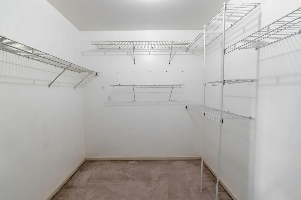 1059 Ridgefield Circle Carol Stream IL 60188