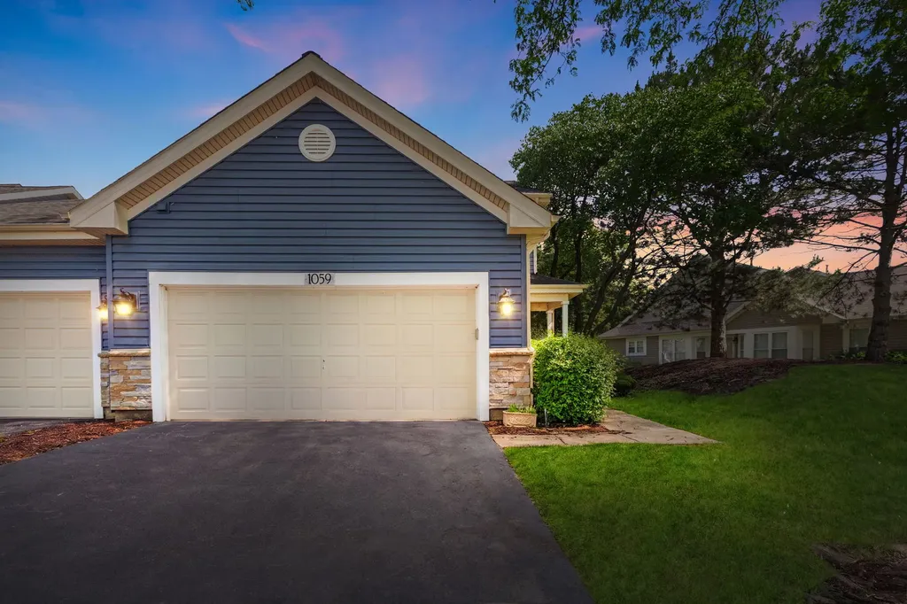 1059 Ridgefield Circle Carol Stream IL 60188