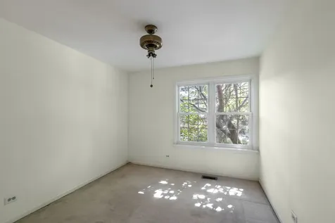 1059 Ridgefield Circle Carol Stream IL 60188