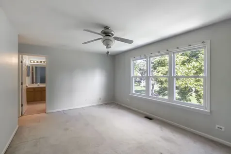 1059 Ridgefield Circle Carol Stream IL 60188