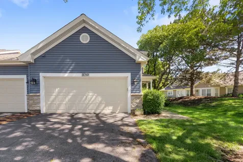 1059 Ridgefield Circle Carol Stream IL 60188