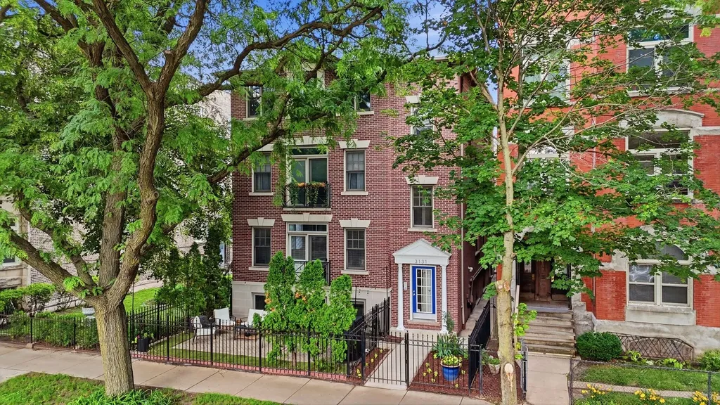 3131 North Racine Avenue Chicago IL 60657