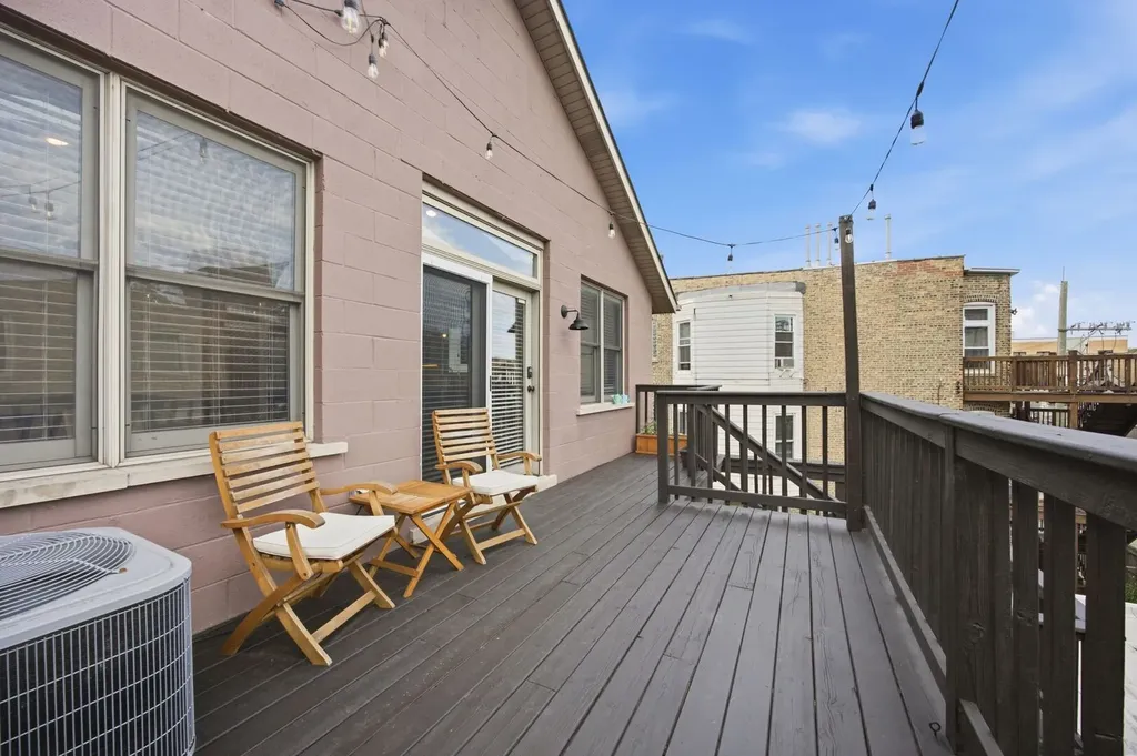 3131 North Racine Avenue Chicago IL 60657