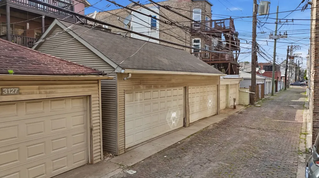 3131 North Racine Avenue Chicago IL 60657