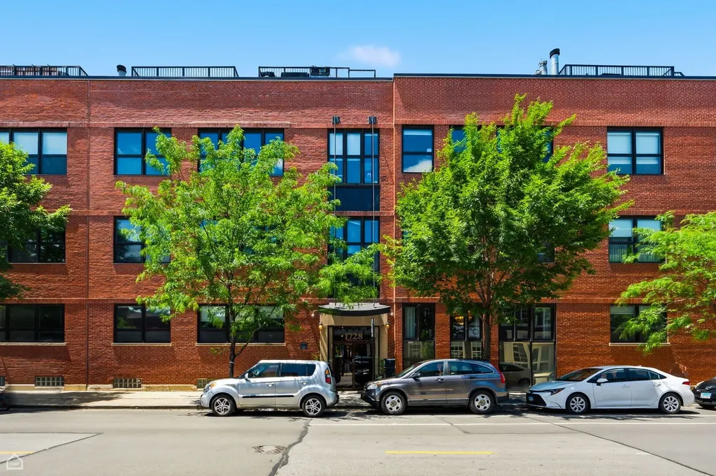 1728 North Damen Avenue Chicago IL 60647