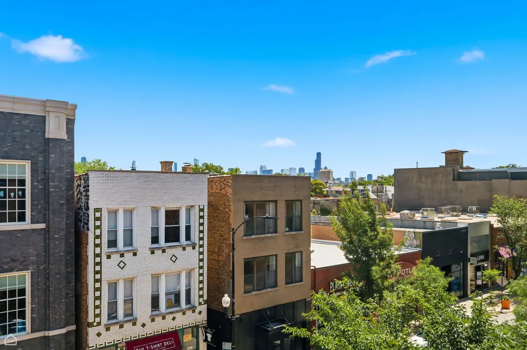 1728 North Damen Avenue Chicago IL 60647