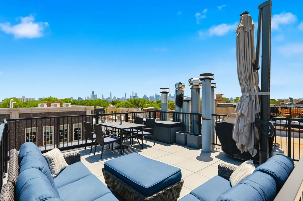 1728 North Damen Avenue Chicago IL 60647