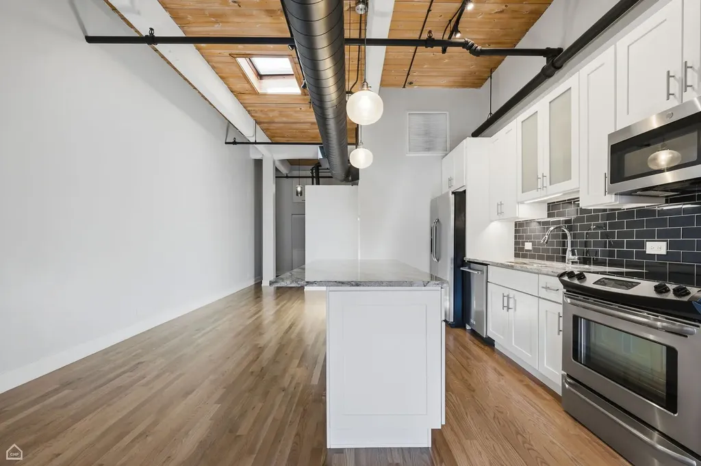 1728 North Damen Avenue Chicago IL 60647