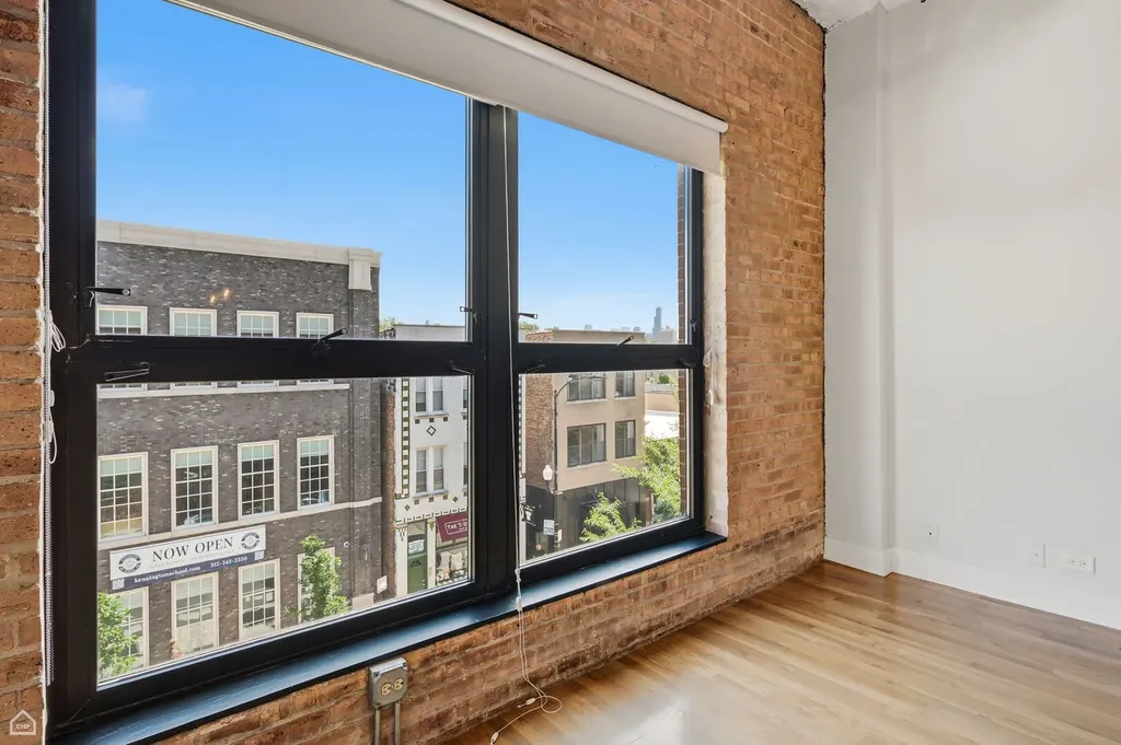 1728 North Damen Avenue Chicago IL 60647
