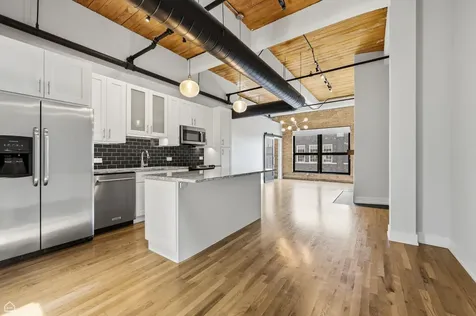 1728 North Damen Avenue Chicago IL 60647