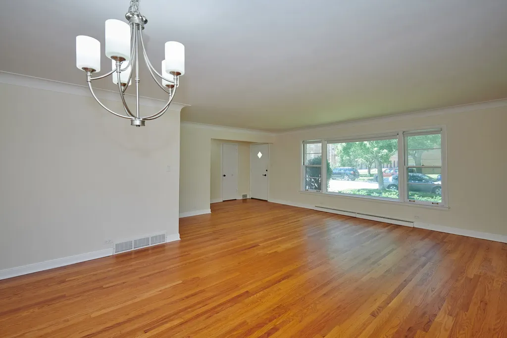 9027 Kenton Avenue Skokie IL 60076