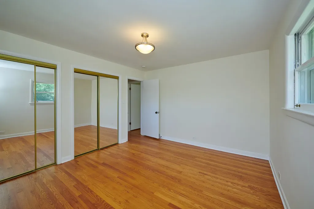 9027 Kenton Avenue Skokie IL 60076