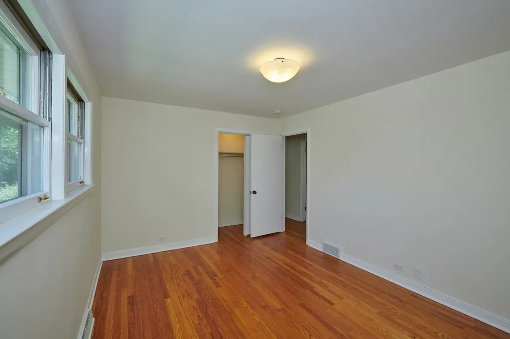 9027 Kenton Avenue Skokie IL 60076