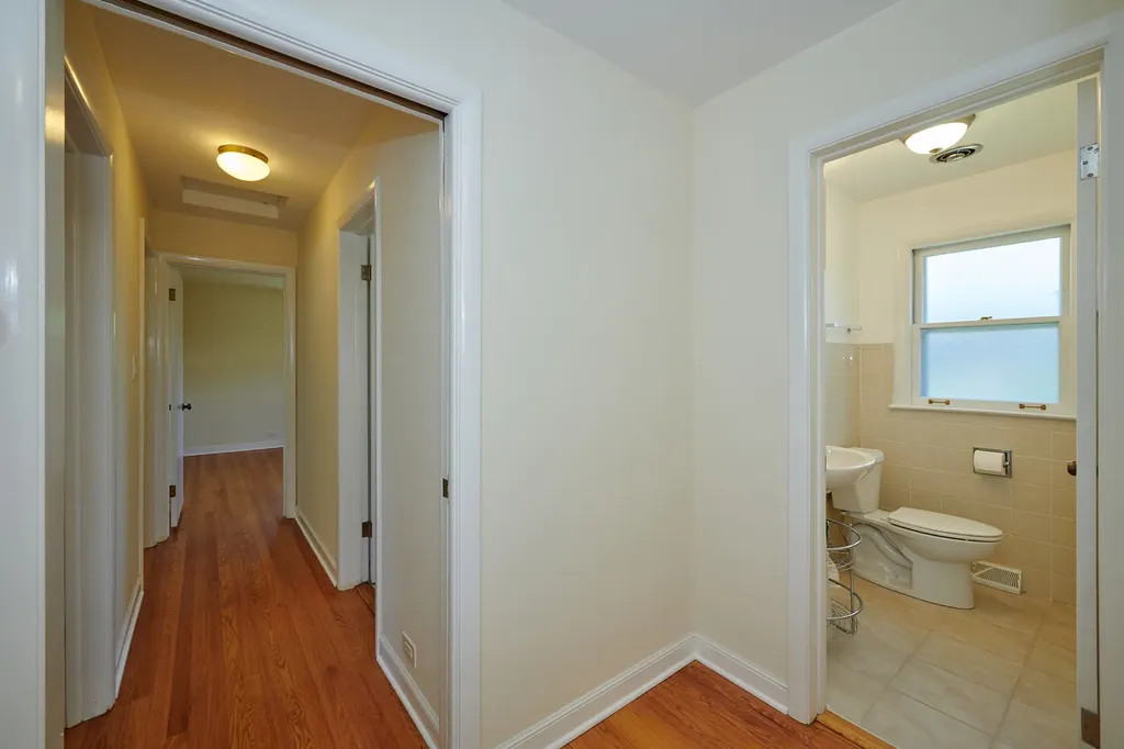 9027 Kenton Avenue Skokie IL 60076