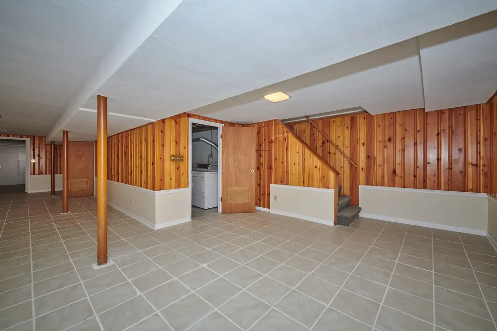 9027 Kenton Avenue Skokie IL 60076