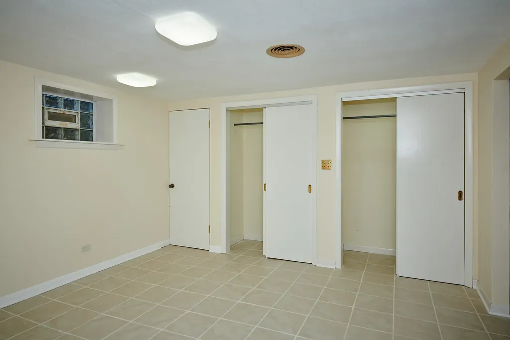 9027 Kenton Avenue Skokie IL 60076