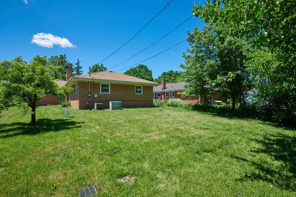 9027 Kenton Avenue Skokie IL 60076