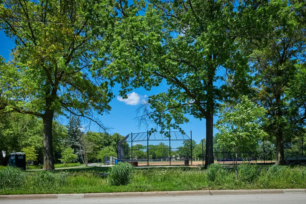 9027 Kenton Avenue Skokie IL 60076