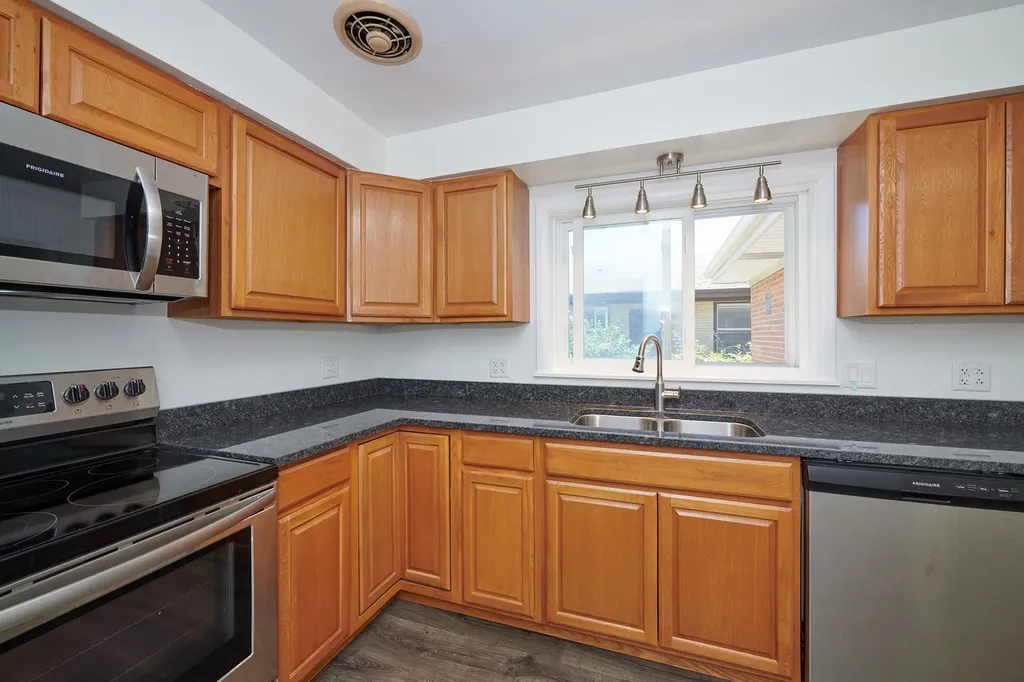 9027 Kenton Avenue Skokie IL 60076