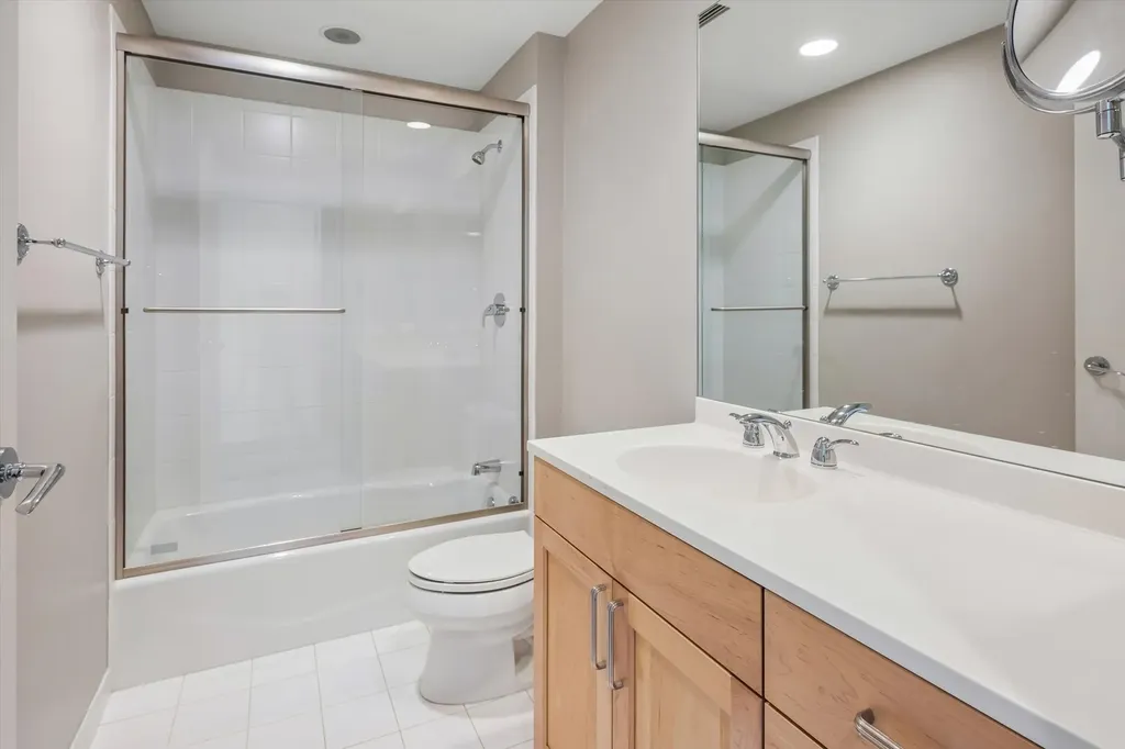 600 North Lake Shore Drive Chicago IL 60611