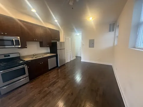 647 West Deming Place Chicago IL 60614