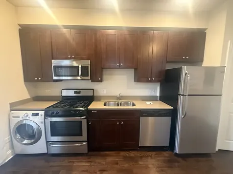 647 West Deming Place Chicago IL 60614