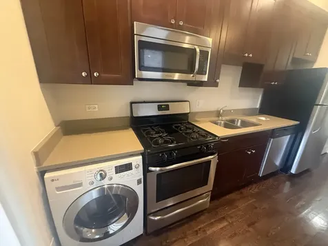 647 West Deming Place Chicago IL 60614