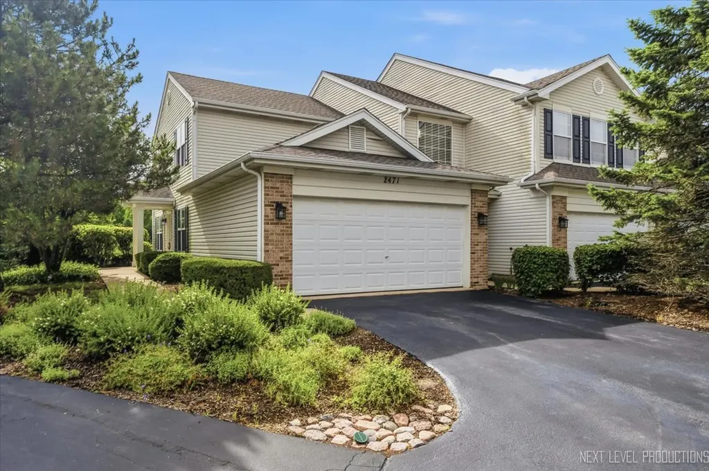 2471 Stoughton Circle Aurora IL 60502