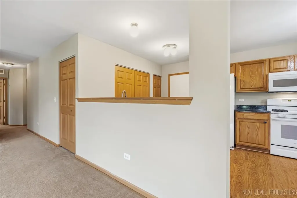 2471 Stoughton Circle Aurora IL 60502