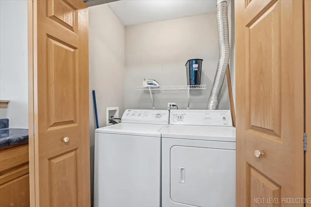 2471 Stoughton Circle Aurora IL 60502