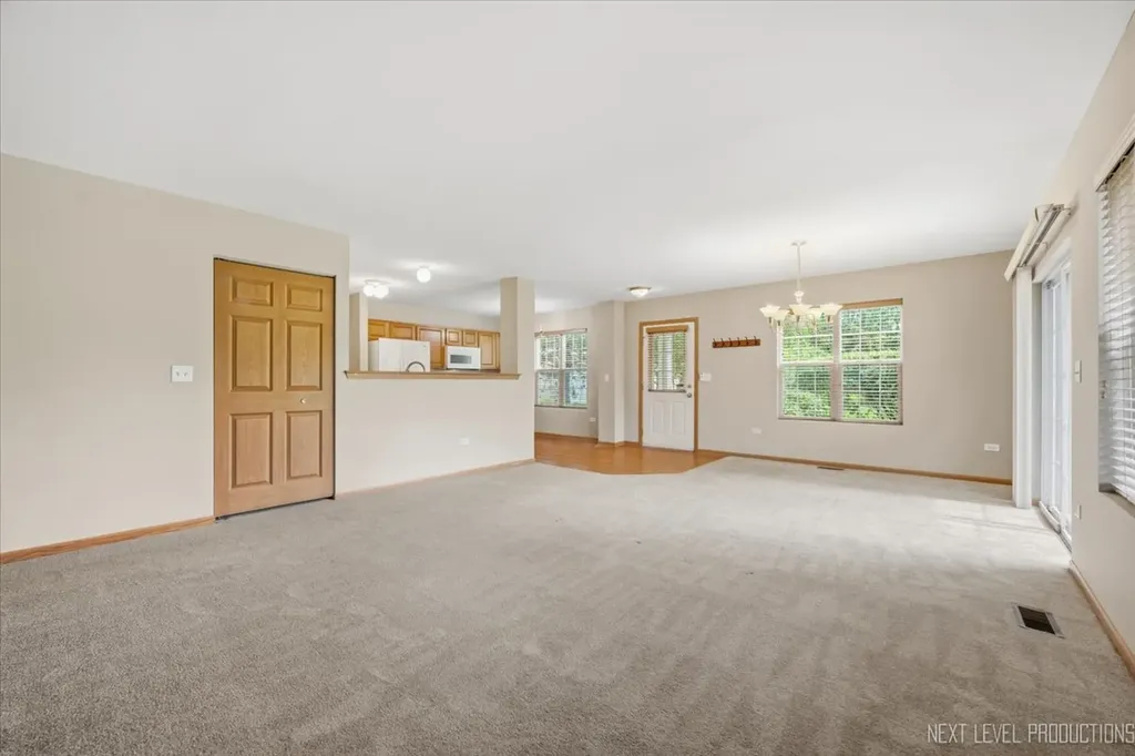 2471 Stoughton Circle Aurora IL 60502