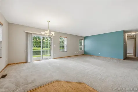 2471 Stoughton Circle Aurora IL 60502