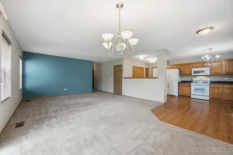 2471 Stoughton Circle Aurora IL 60502