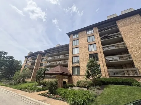 1621 Mission Hills Road Northbrook IL 60062