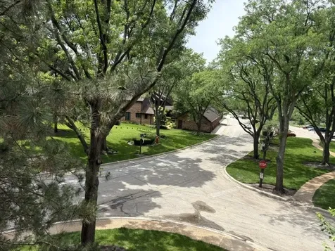 1621 Mission Hills Road Northbrook IL 60062