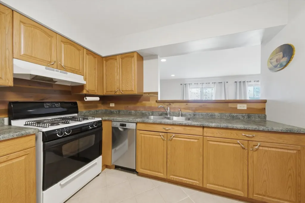 670 Marilyn Avenue Glendale Heights IL 60139