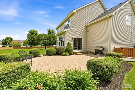 233 Willington Way Oswego IL 60543