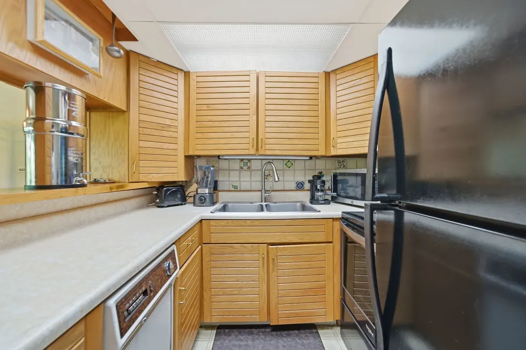 5517 East Lake Drive Lisle IL 60532