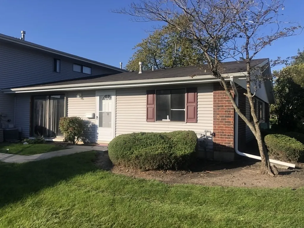 1334 Yarmouth Court Schaumburg IL 60193