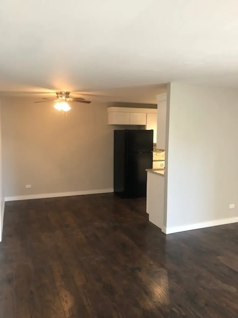1334 Yarmouth Court Schaumburg IL 60193